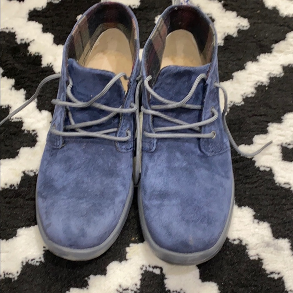 Boys size 3 Ugg’s